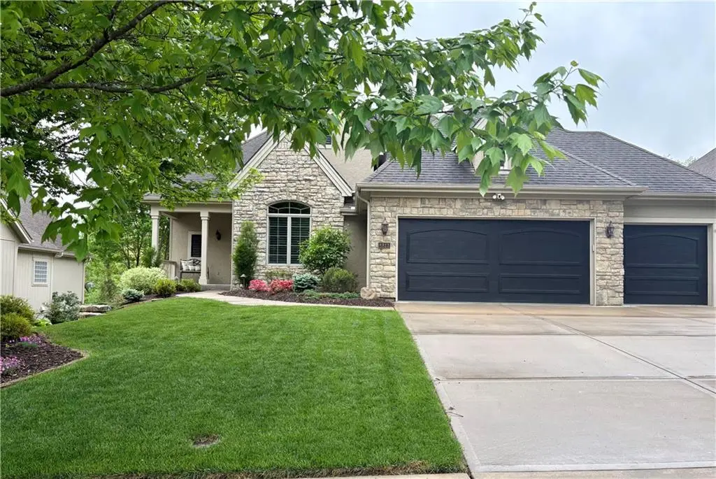 8813 W 160th Street, Stilwell, KS 66083 - #1