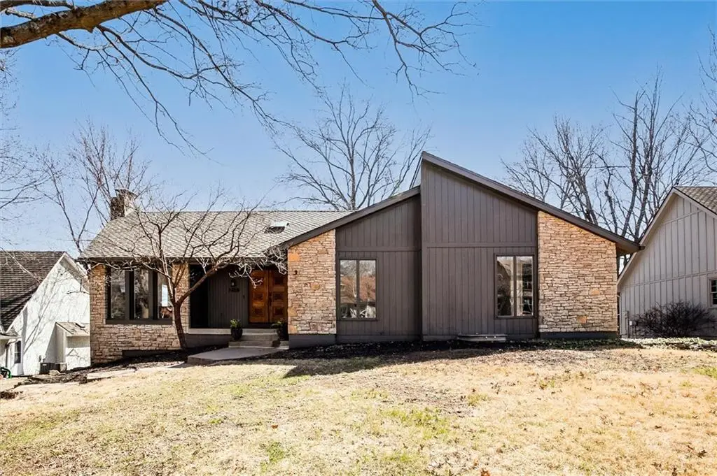 211 NW Juniper Street, Lees Summit, MO 64064 - #1