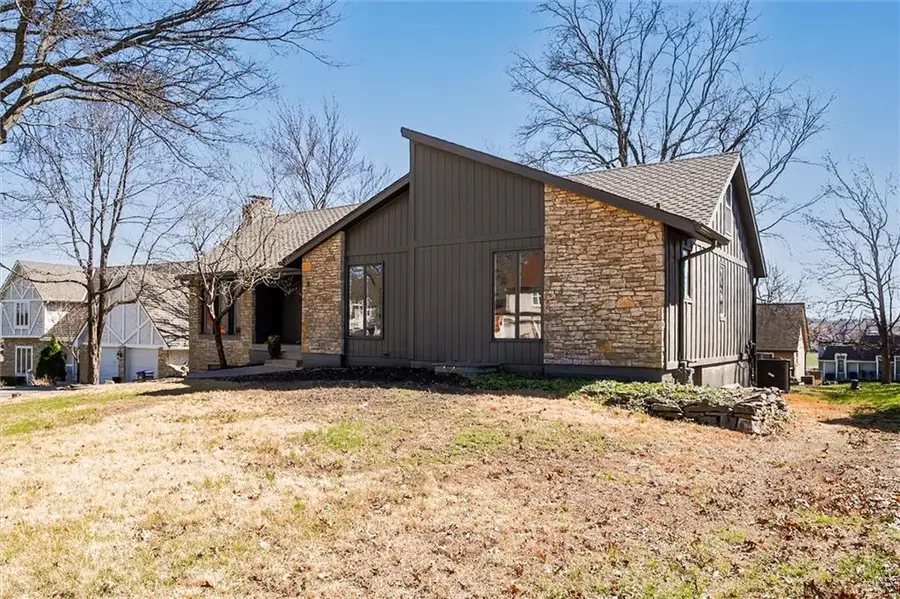 211 NW Juniper Street, Lees Summit, MO 64064 - #3