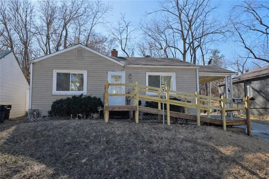 2121 E 77th Terrace, Kansas City, MO 64132 - Image #1