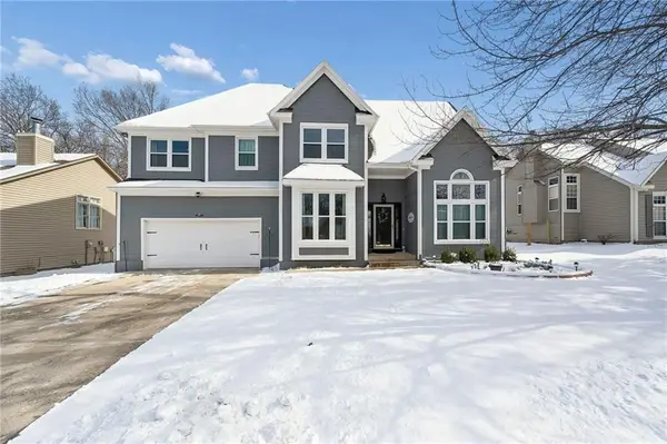 2120 S Lindenwood Drive, Olathe, KS 66062