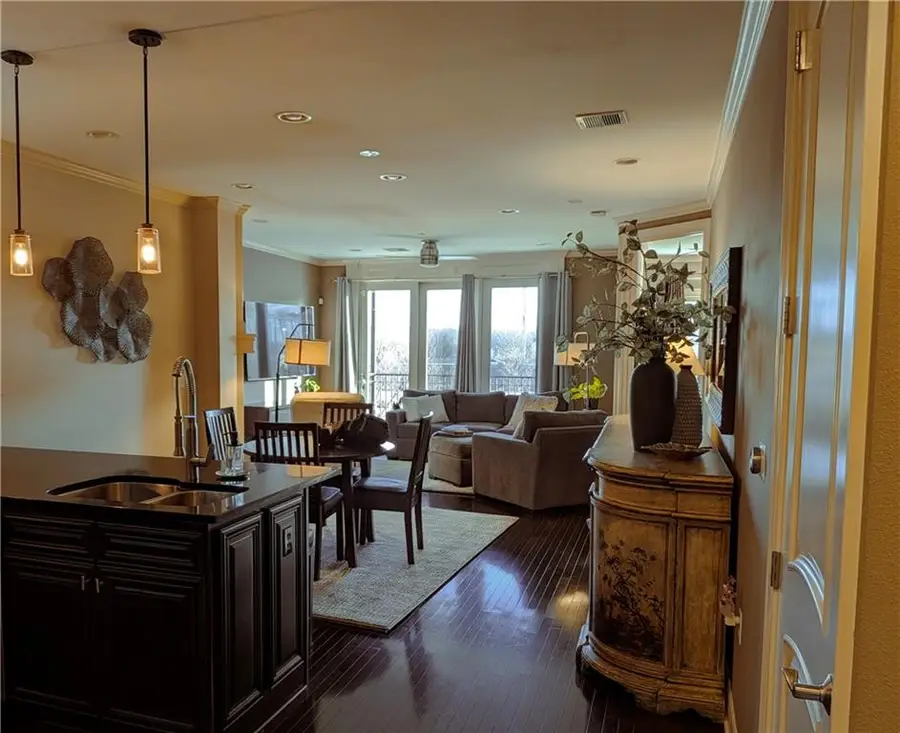 10531 Mission Road #204B, Leawood, KS 66206 - Image #2