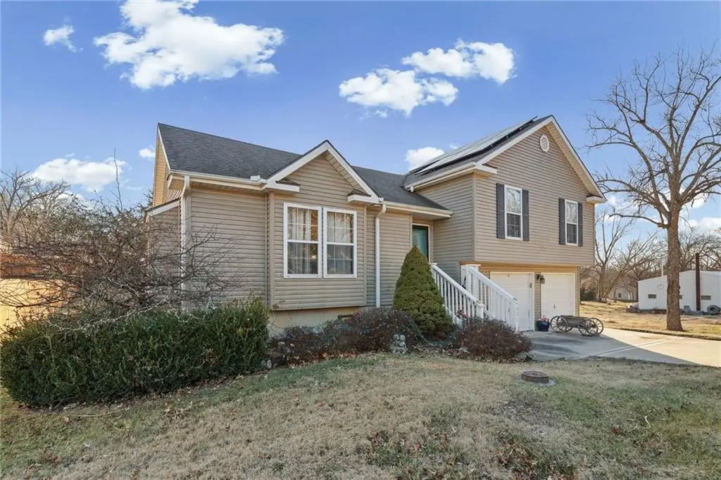 521 E 2nd Street, Dearborn, MO 64439 - #1