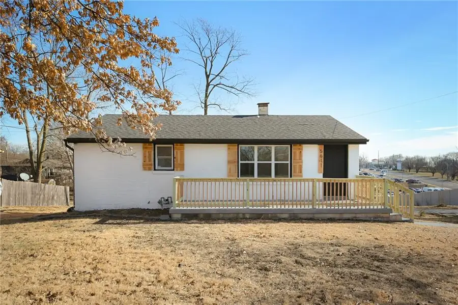 5611 N Walnut Street, Gladstone, MO 64118 - Image #2