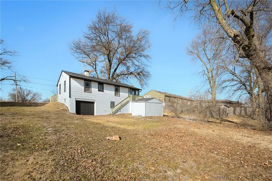 5611 N Walnut Street, Gladstone, MO 64118 - Image #3