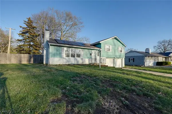 7901 Maple Avenue, Raytown, MO 64138