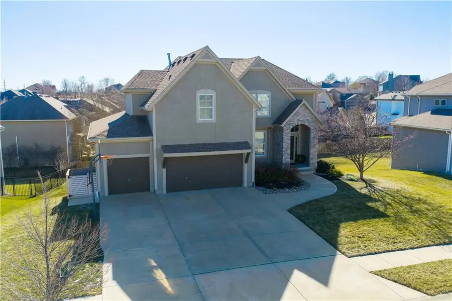 20035 W 107th Terrace, Olathe, KS 66061 - #2