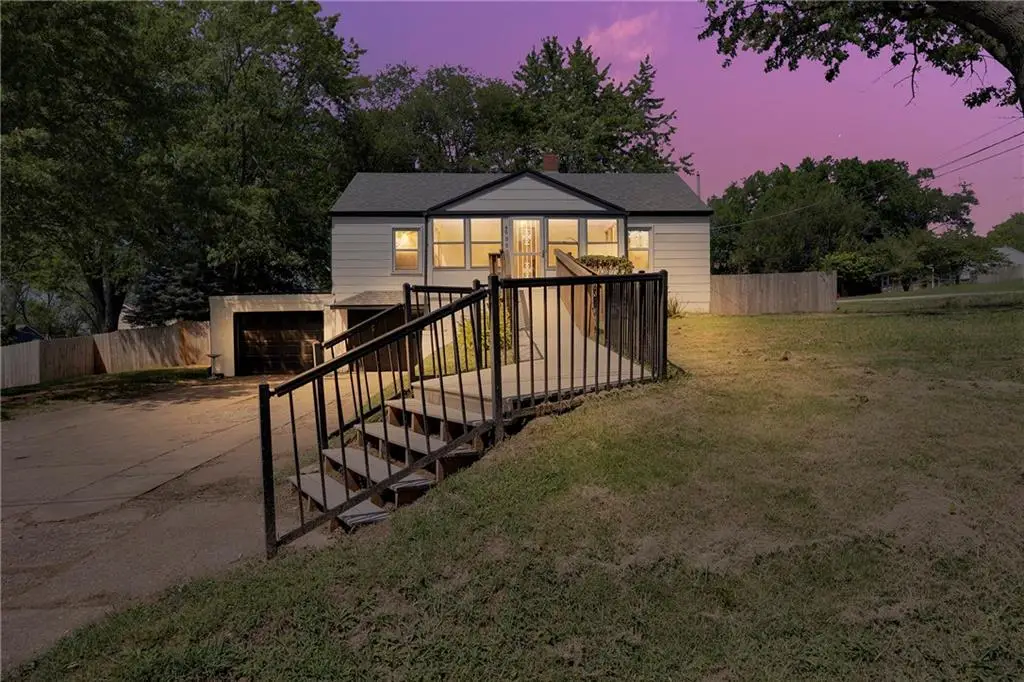 4000 Crescent Avenue, Kansas City, MO 64133 - #1