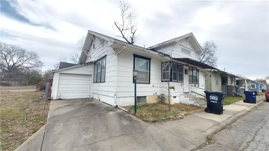 15 4th Street Circle, Pittsburg, KS 66762 - #2