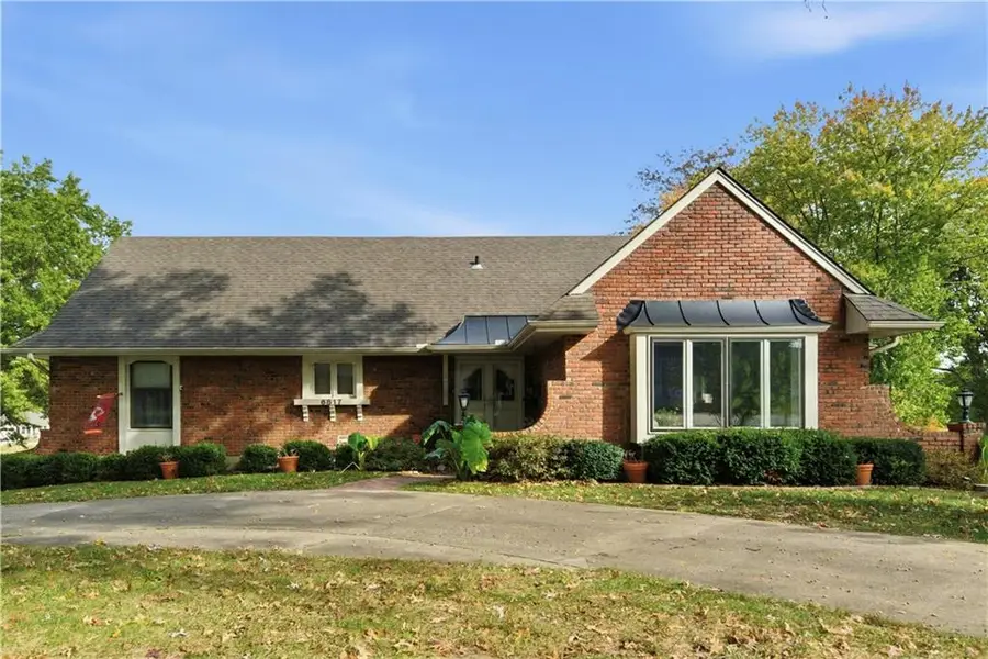 6817 Lakeshore Drive, Raytown, MO 64133 - Image #2