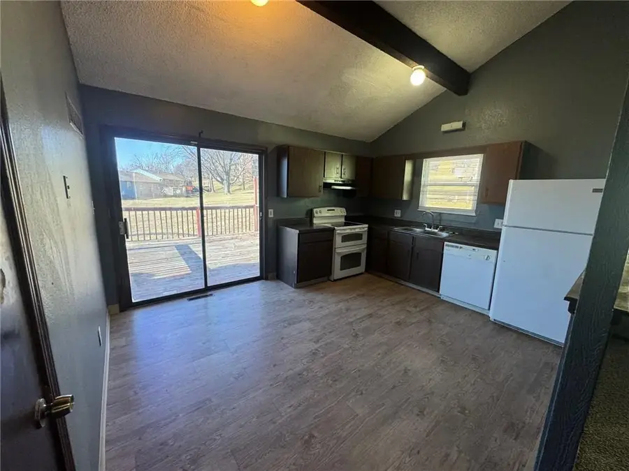 4020 Hedges Avenue, Kansas City, MO 64133 - Image #3