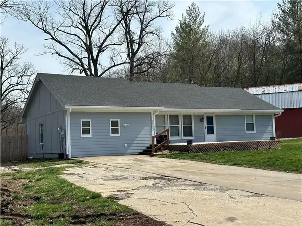 2409 Cherry Drive, Oak Grove, MO 64075