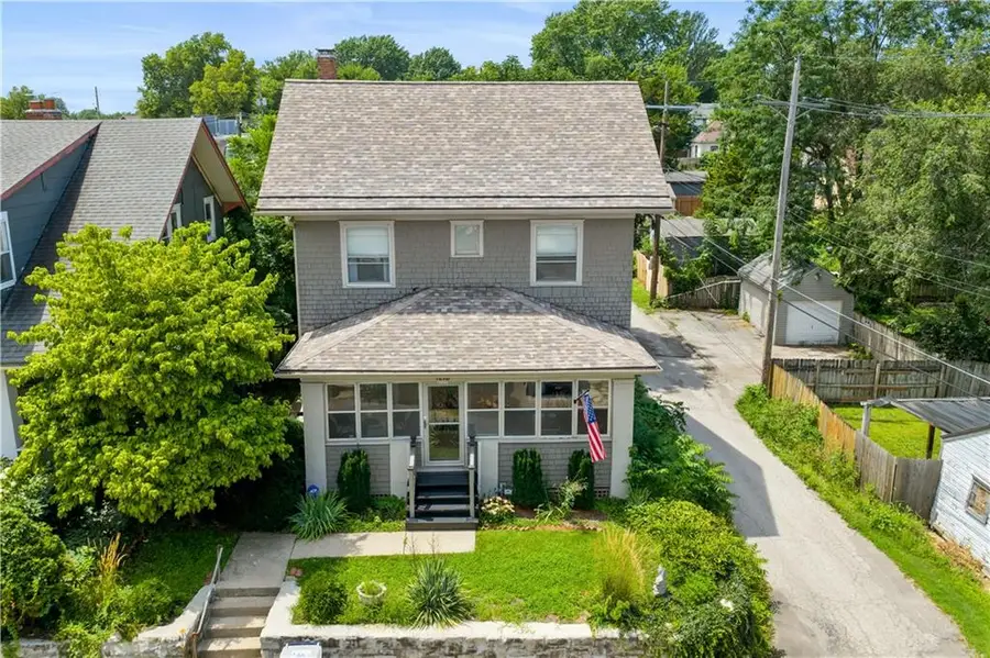 4218 Greenwood Place, Kansas City, MO 64111 - #2