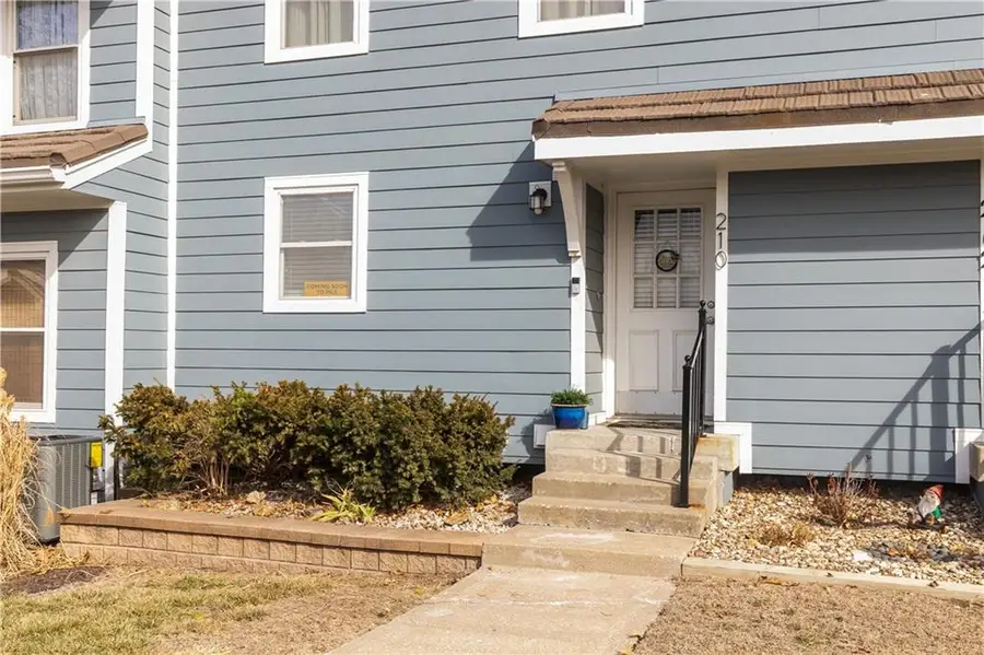 210 NE Bayview Drive, Lees Summit, MO 64064 - #2