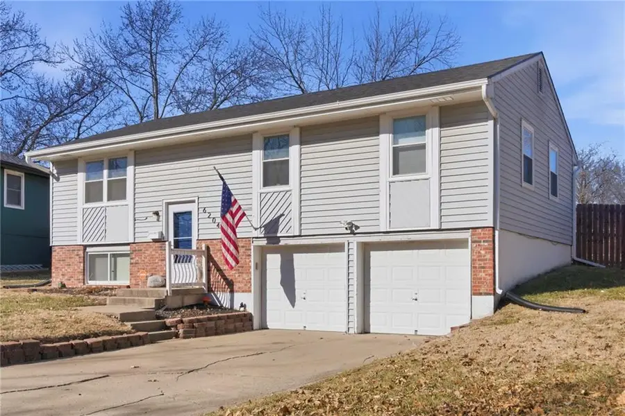 6204 E 140th Terrace, Grandview, MO 64030 - Image #2