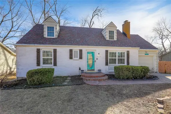 8025 W 93rd Street, Overland Park, KS 66212