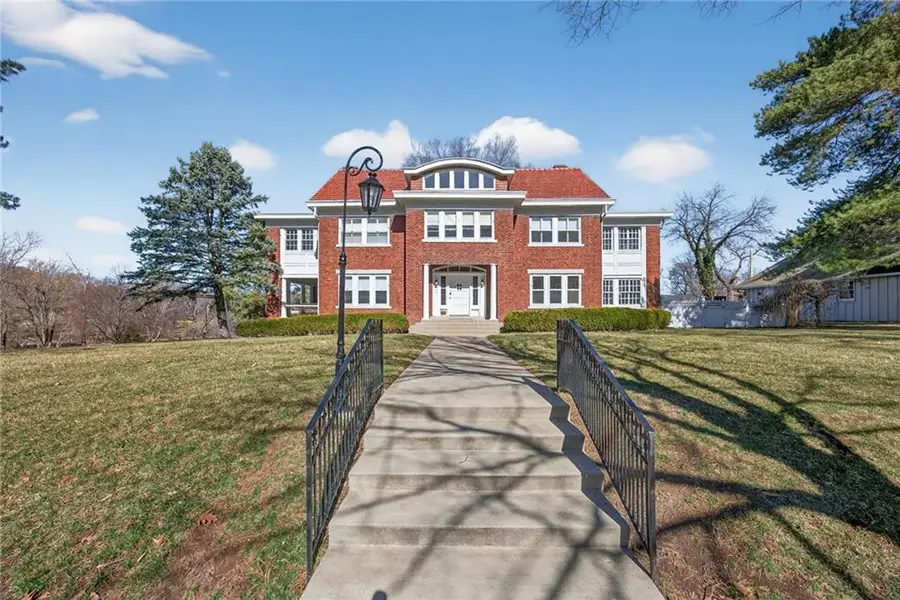 234 W 53rd Terrace, Kansas City, MO 64112 - #3