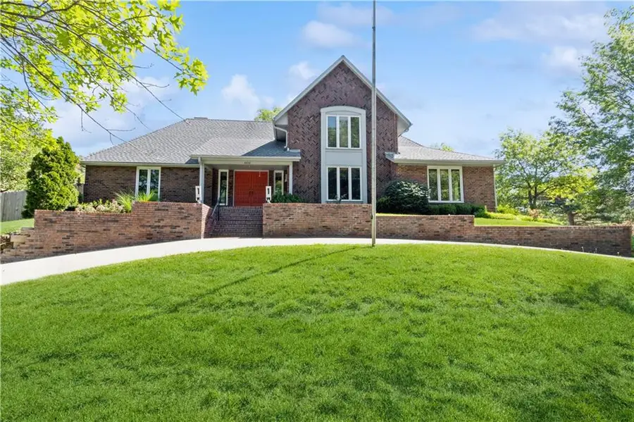 10052 Hemlock Drive, Overland Park, KS 66212 - #2