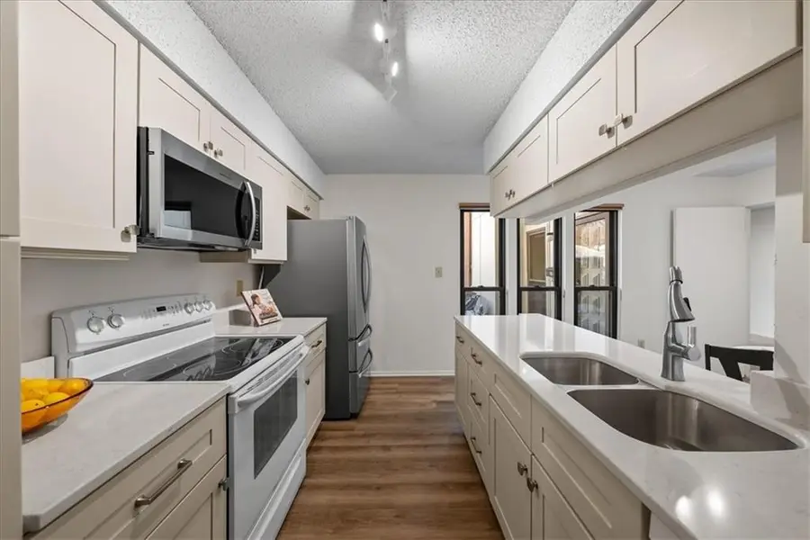 6242 Rosewood Street, Mission, KS 66205 - #3