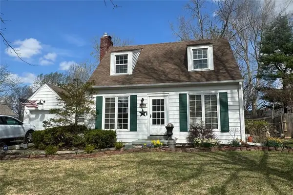 410 NE Poplar Drive, Oakwood Park, MO 64118