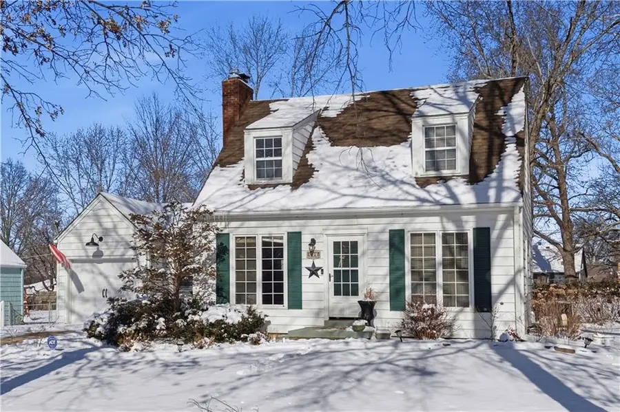 410 NE Poplar Drive, Oakwood Park, MO 64118 - Image #2