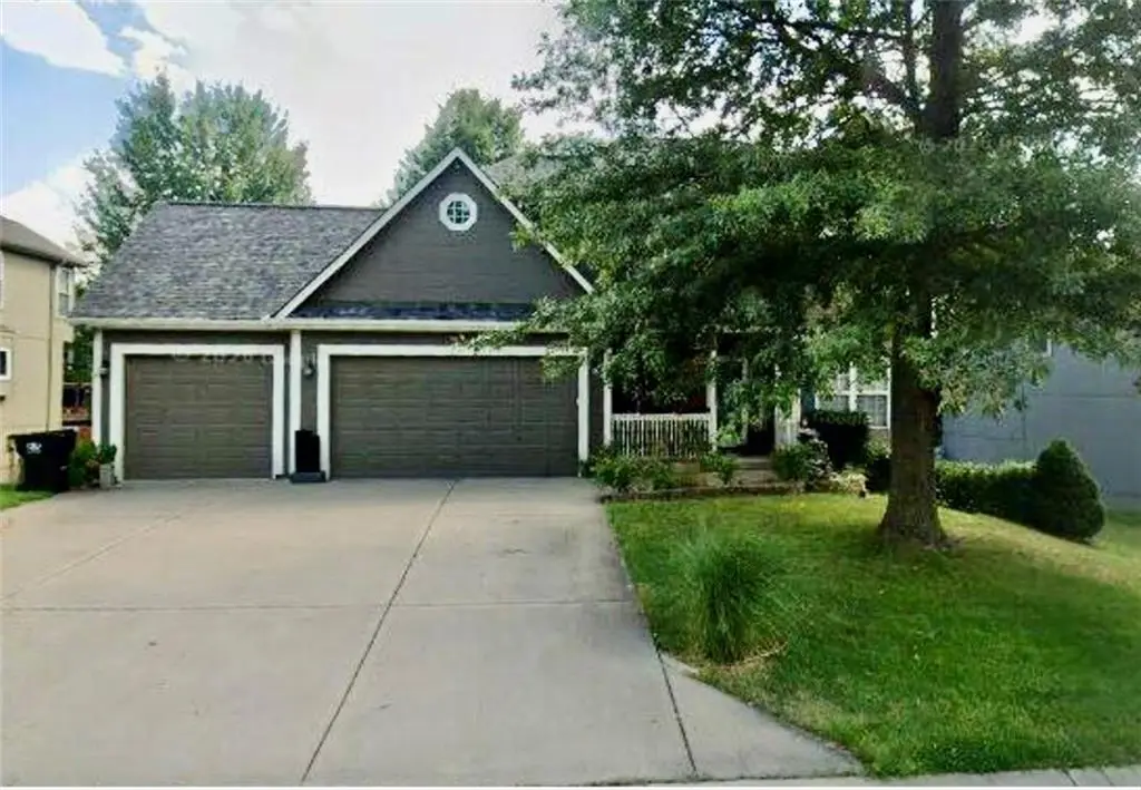 728 S Kisner Drive, Independence, MO 64056 - #1