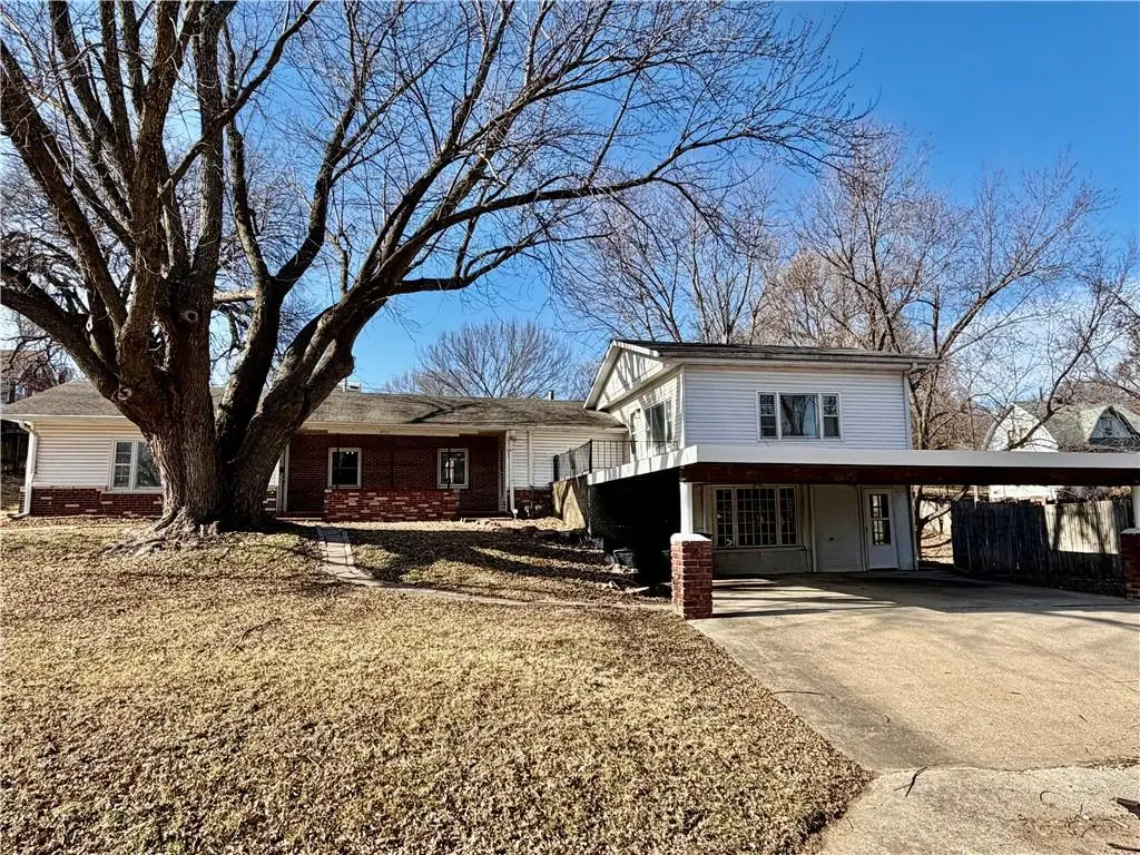 1802 Main Street, Saint Joseph, MO 64505 - #1