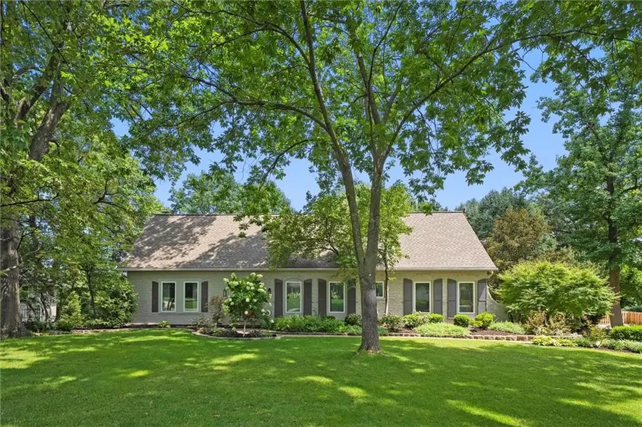 9815 Overbrook Road, Leawood, KS 66206 - #3