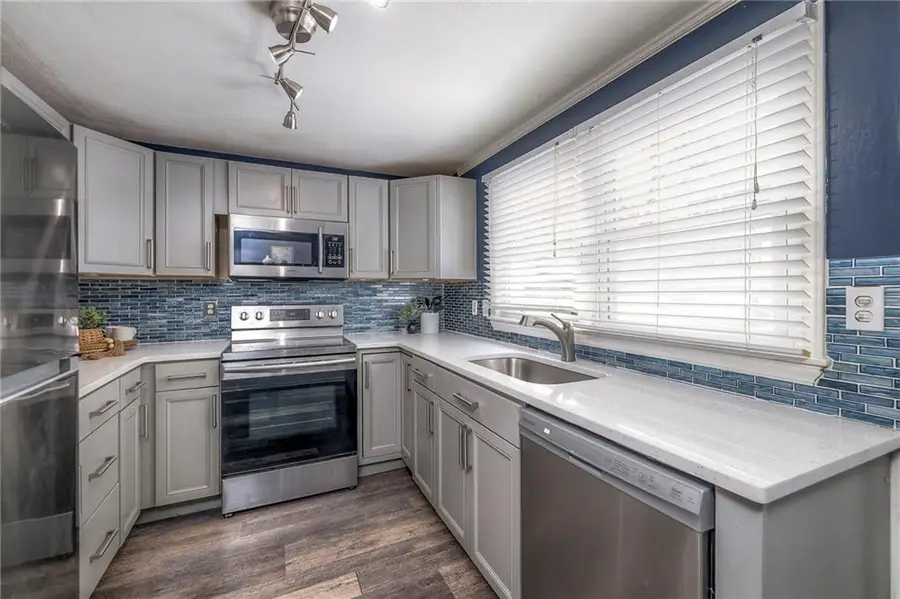 4907 W 70 Terrace, Prairie Village, KS 66208 - Image #2