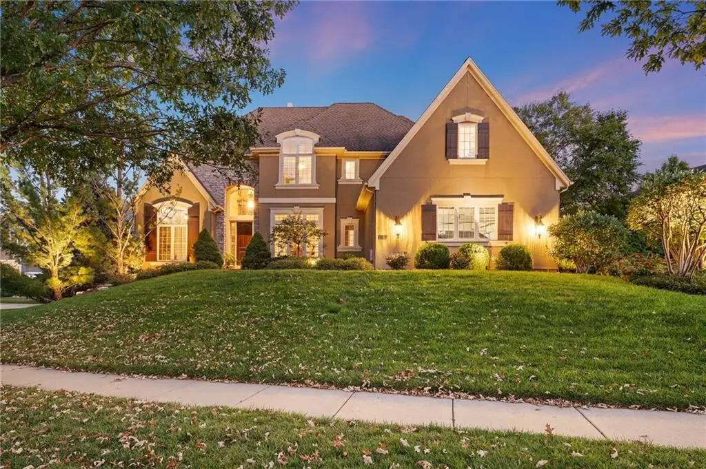 5414 W 164th Place, Overland Park, KS 66085 - #1