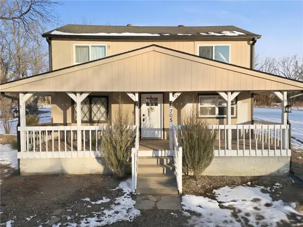 705 N 141st Street, Bonner Springs, KS 66012