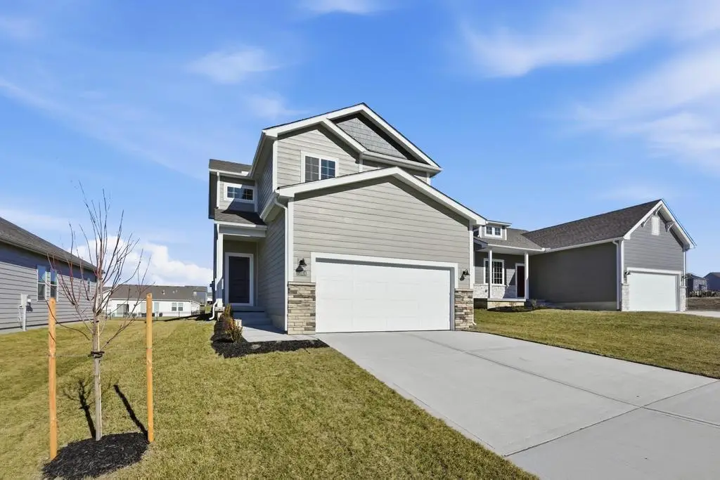 27118 E Oak View Drive, Lees Summit, MO 64086 - Image #1