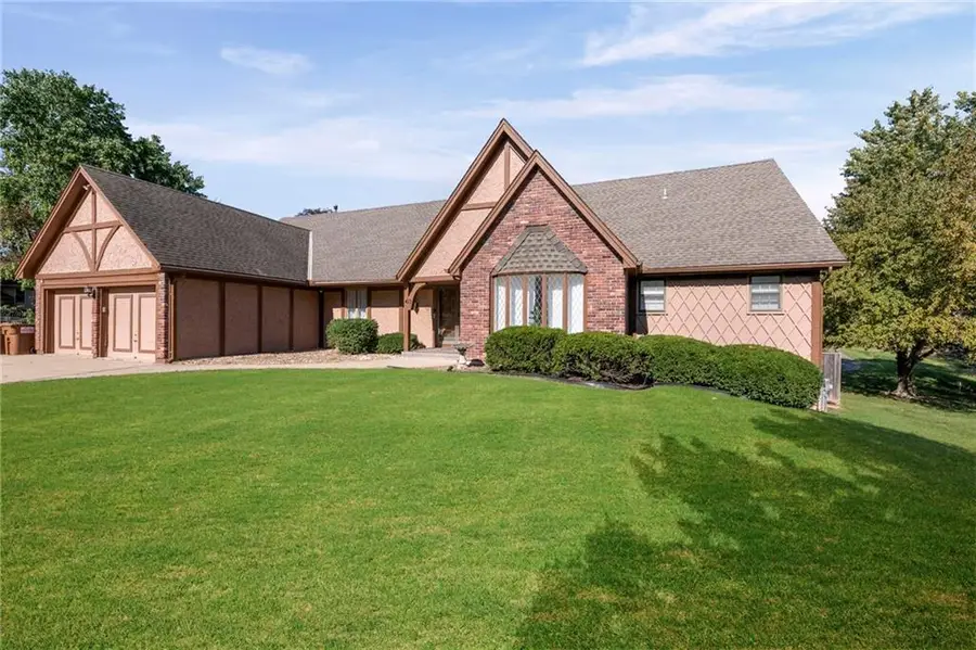 413 Greenway Drive, Blue Springs, MO 64014 - Image #2