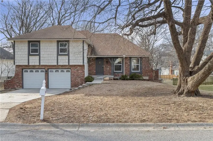 9914 Westgate Lane, Lenexa, KS 66215 - #2