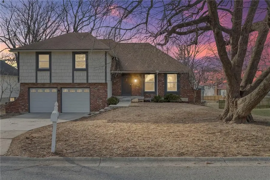 9914 Westgate Lane, Lenexa, KS 66215 - #3