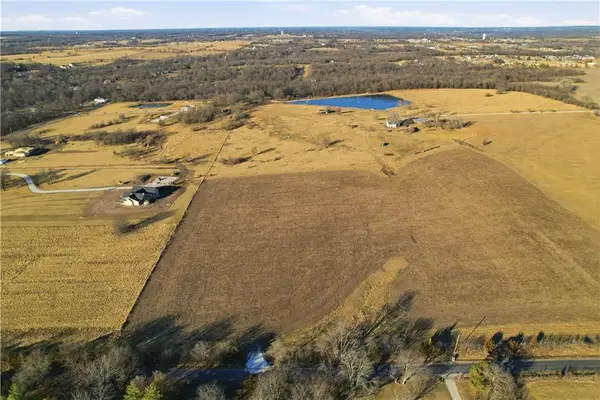 34400 E Stewart Road, Pleasant Hill, MO 64080