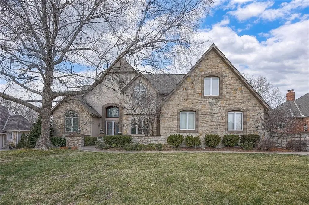 6810 W 132nd Terrace, Overland Park, KS 66209 - #1