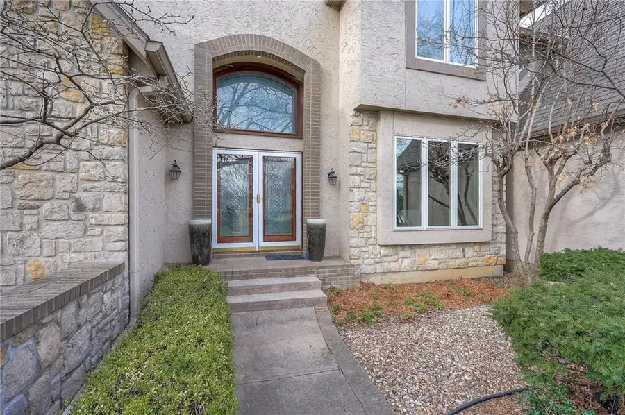 6810 W 132nd Terrace, Overland Park, KS 66209 - #3