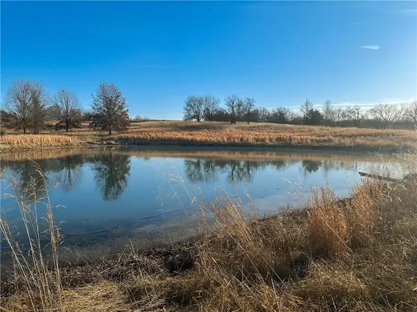 Rockingham Road, Hardin, MO 64668