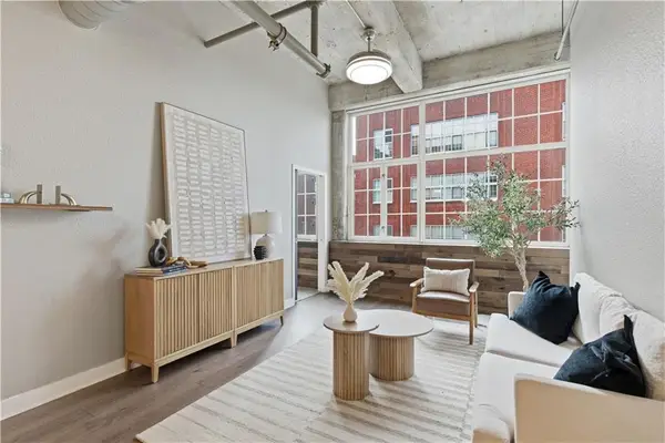 321 W 7th Street #402, Kansas City, MO 64105