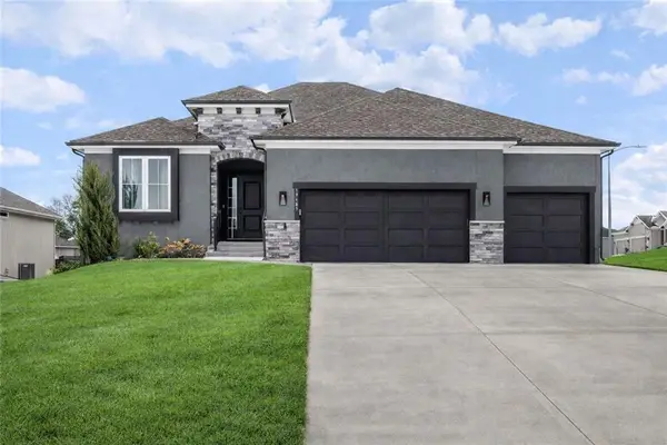 19485 W 202nd Street, Spring Hill, KS 66083