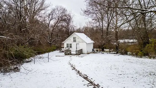 4456 N Topping Avenue, Kansas City, MO 64117