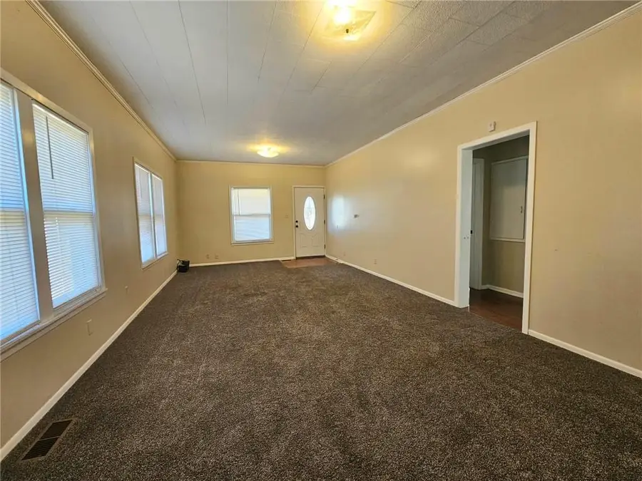 207 E Antelope Street, Girard, KS 66743 - #2