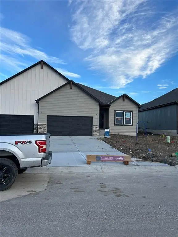 1218 SE Windbreak Drive, Lee's Summit, MO 64081