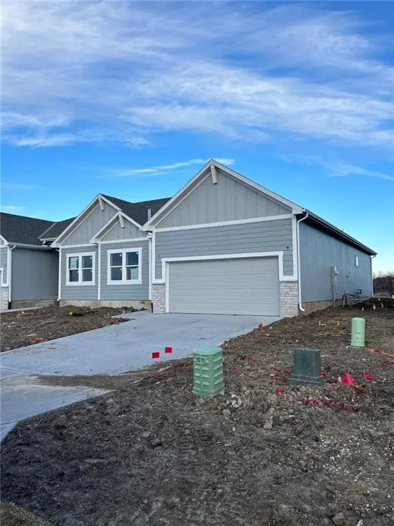 1212 SE Windbreak Drive, Lee's Summit, MO 64081