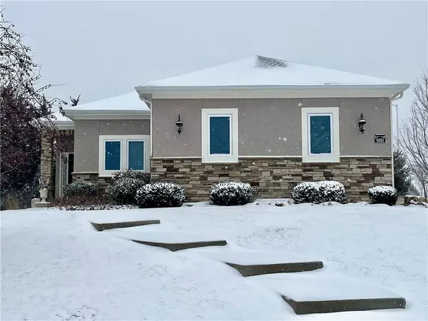 9891 Garden Street, Lenexa, KS 66227