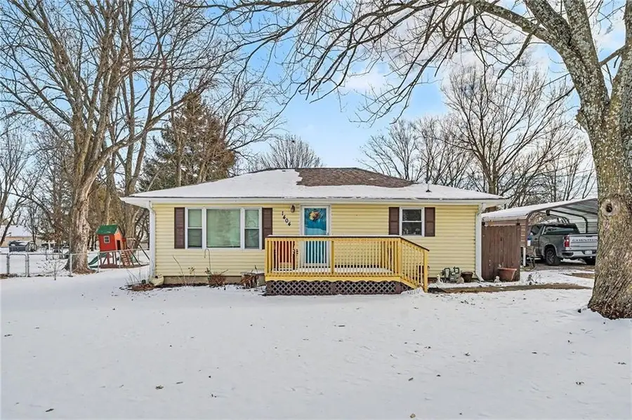 1404 N Howenstein Avenue, Cameron, MO 64429 - #2