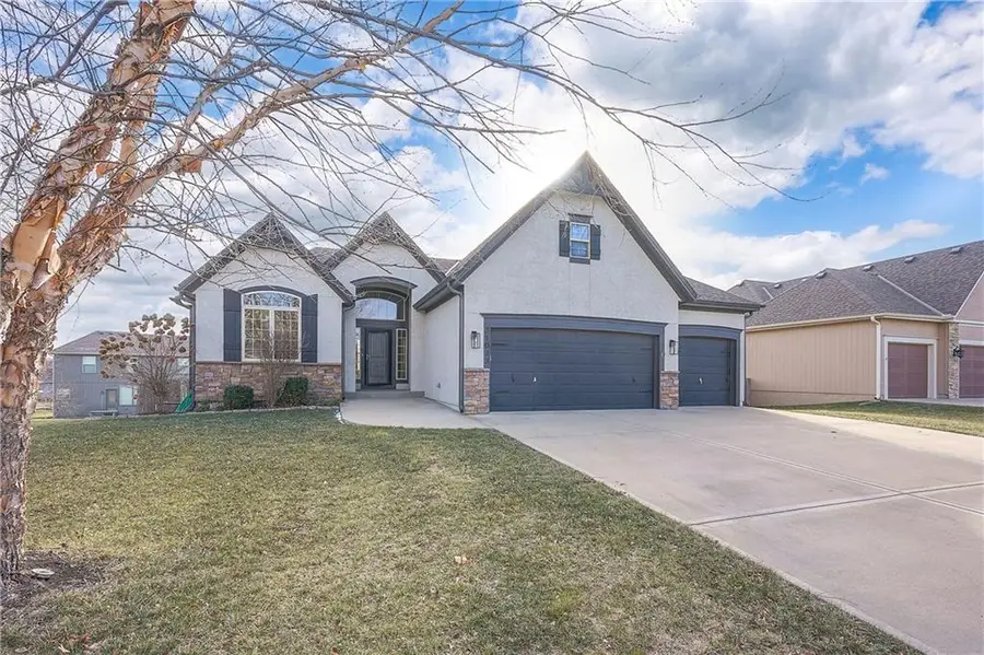 21033 Cooper Street, Spring Hill, KS 66083 - Image #2
