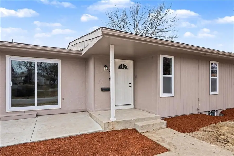 13919 Falkirk Circle, Grandview, MO 64030 - Image #2