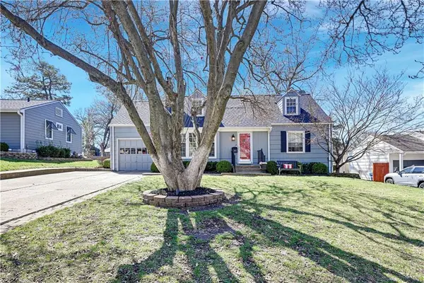 4827 W 78th Terrace, Prairie Village, KS 66208